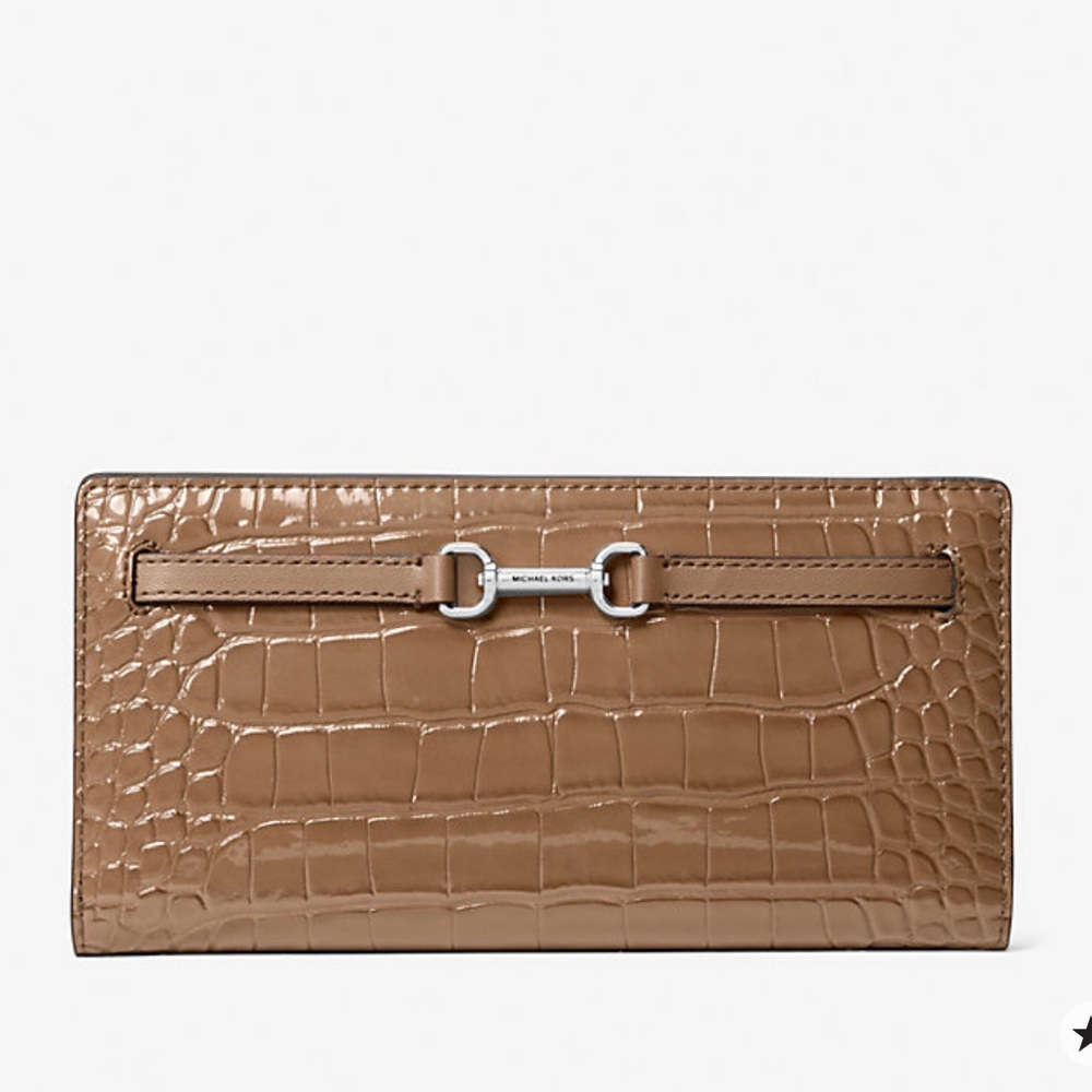 MICHAEL KORS Carson Large Crocodile Embossed Bifold Snap Wallet
Luggage
NWT